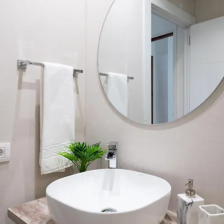 Moderno Estudio Junto A Plaza De Espana Apartment *